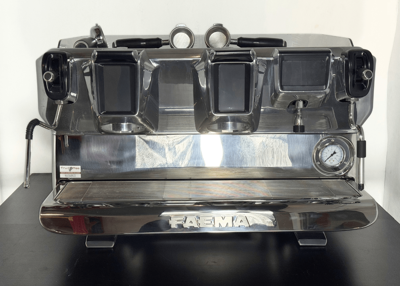 Faema E71 2 grupy – Profesjonalny włoski ekspres kolbowy klasy premium - Image 1