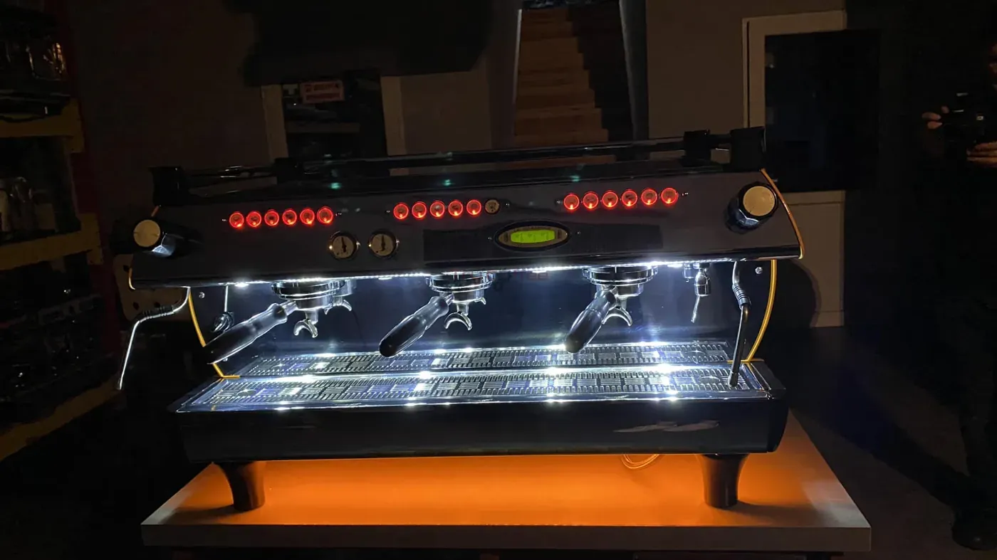 La Marzocco GB5 3 grupy - Kolbowy ekspres do kawy - Thumbnail 2