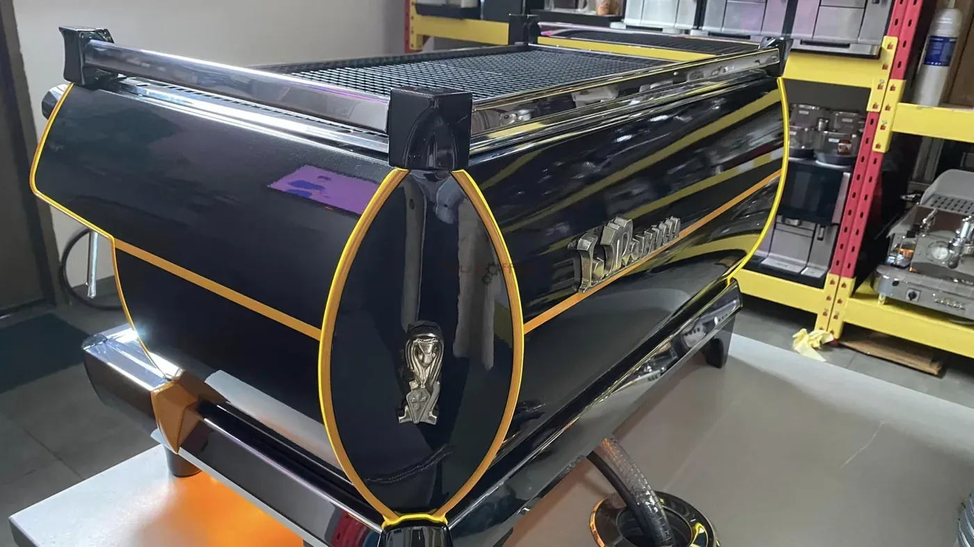 La Marzocco GB5 3 grupy - Kolbowy ekspres do kawy - Thumbnail 3