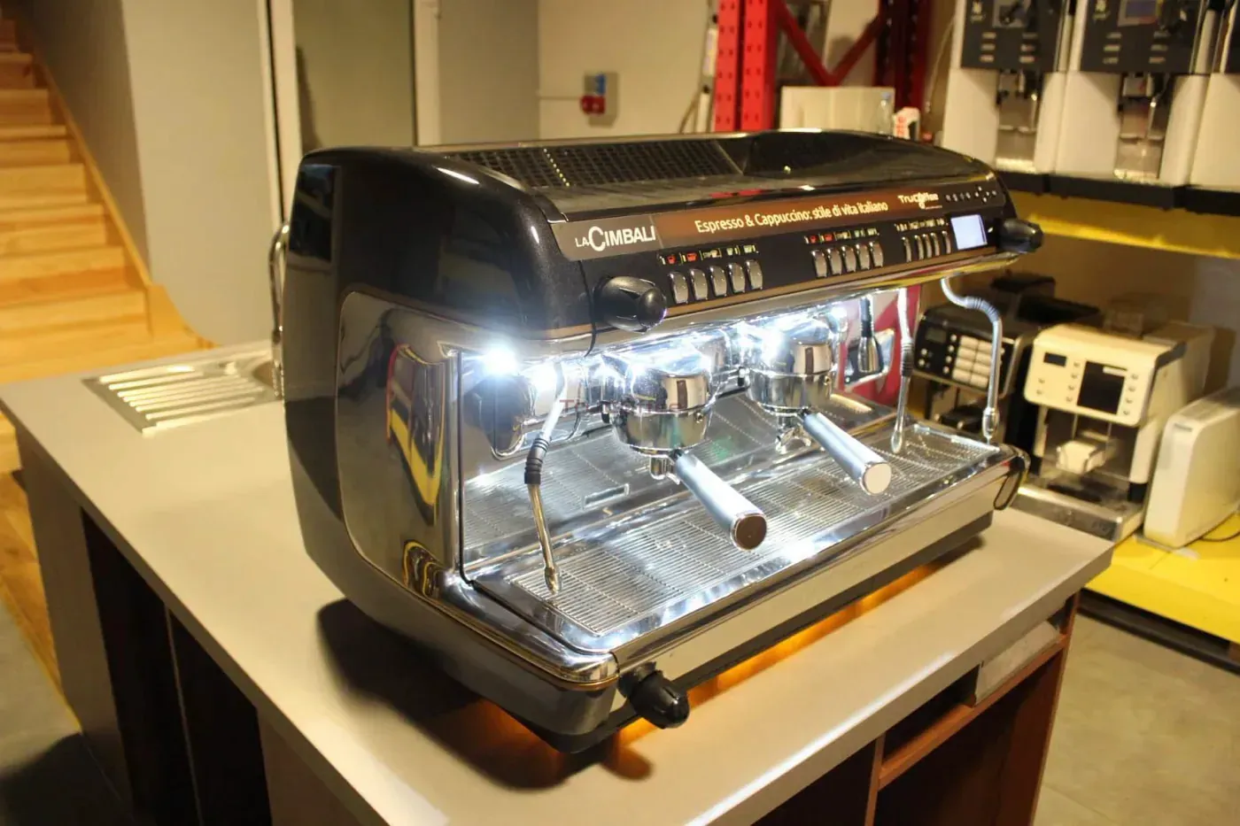 La Cimbali M39 Dosatron 2 grupy - Kolbowy ekspres do kawy czarny - Thumbnail 2