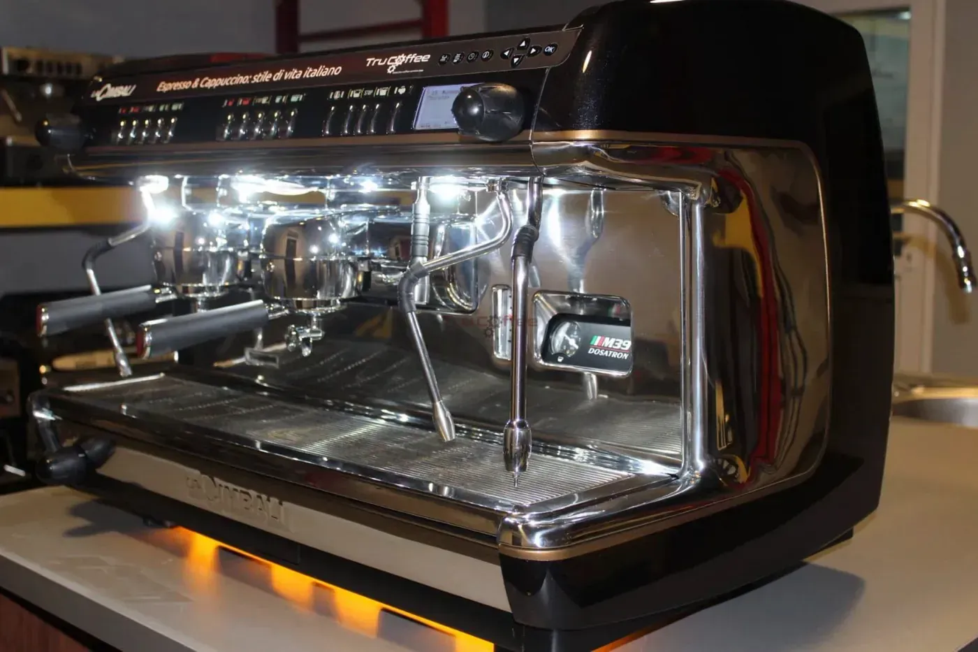 La Cimbali M39 Dosatron 2 grupy - Kolbowy ekspres do kawy czarny - Thumbnail 5