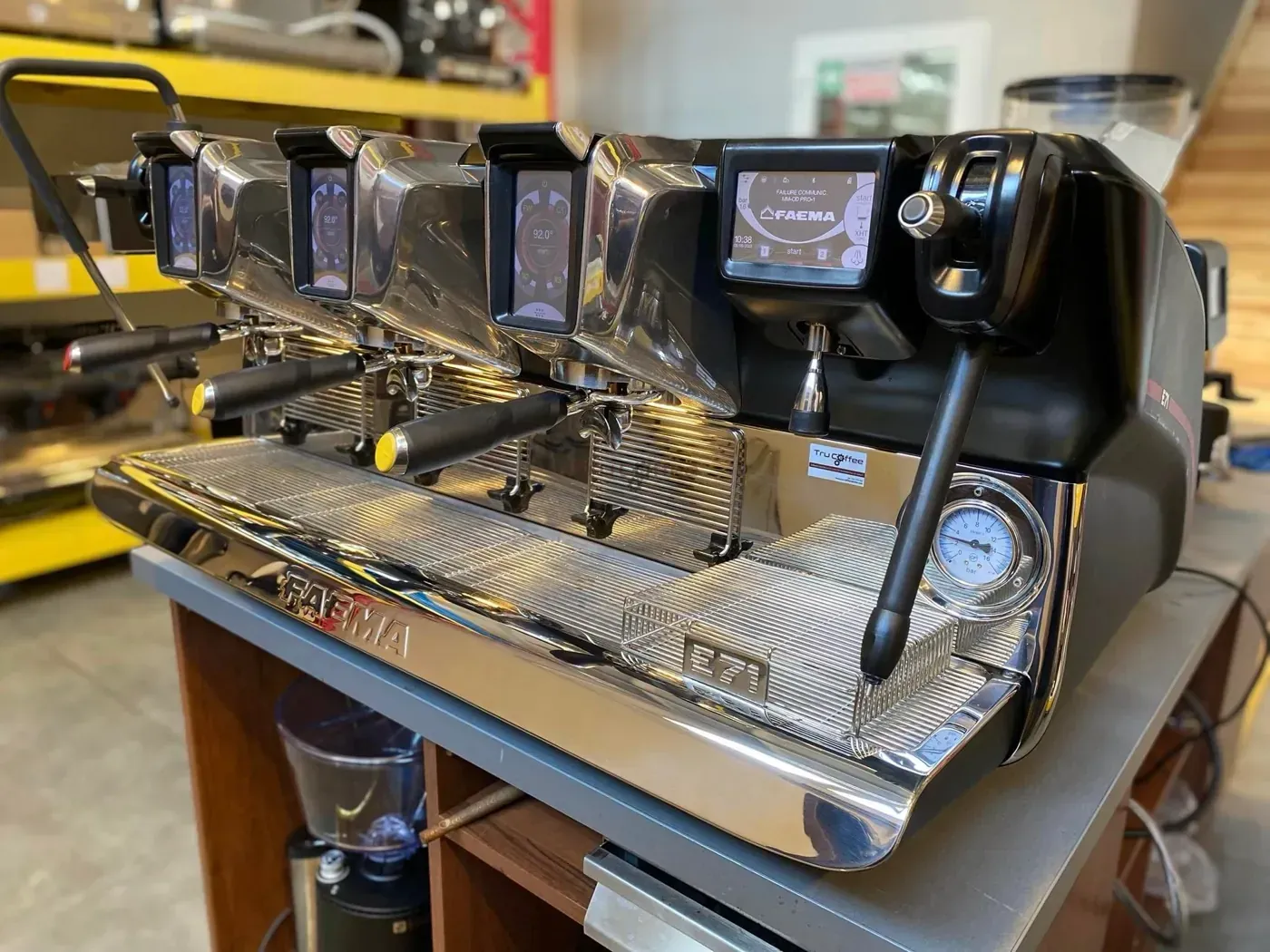FAEMA E71 3 grupy - Kolbowy ekspres do kawy - Thumbnail 2