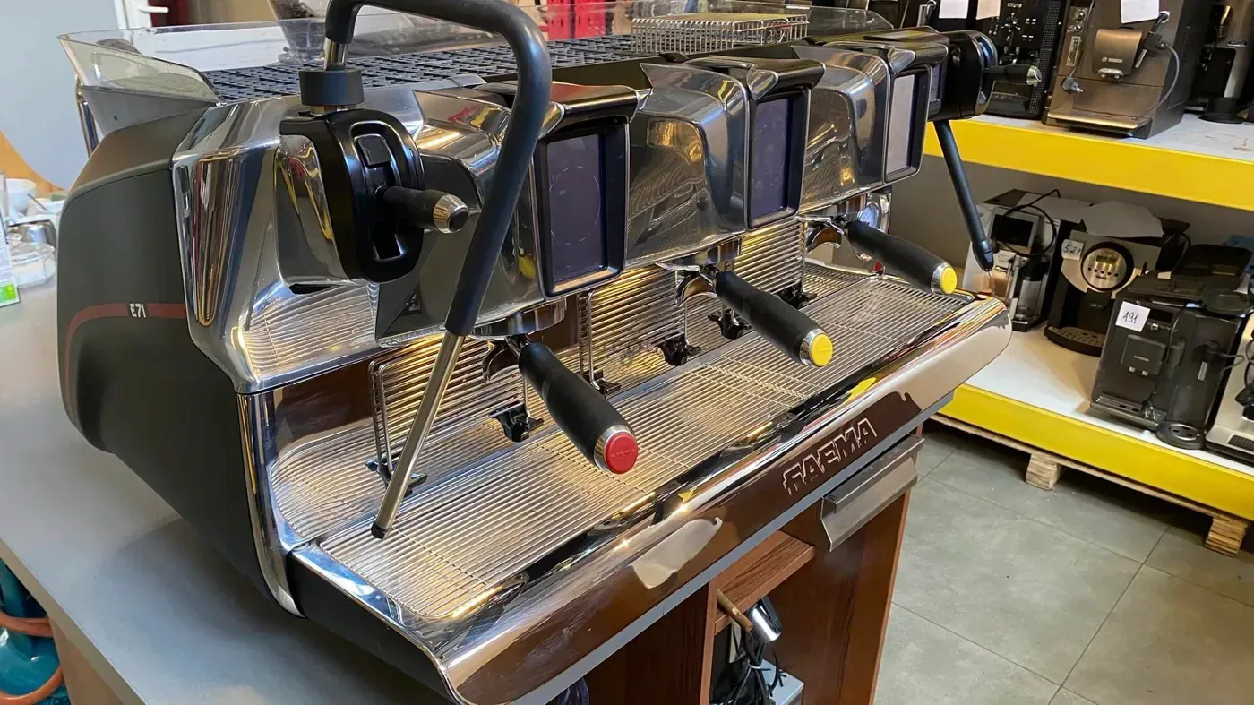 FAEMA E71 3 grupy - Kolbowy ekspres do kawy - Thumbnail 5