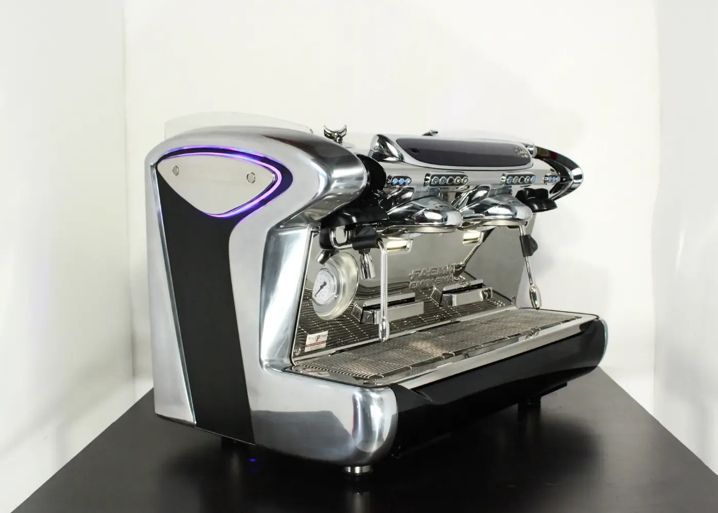 FAEMA Emblema 2 grupy - Kolbowy ekspres do kawy czarny - Thumbnail 2