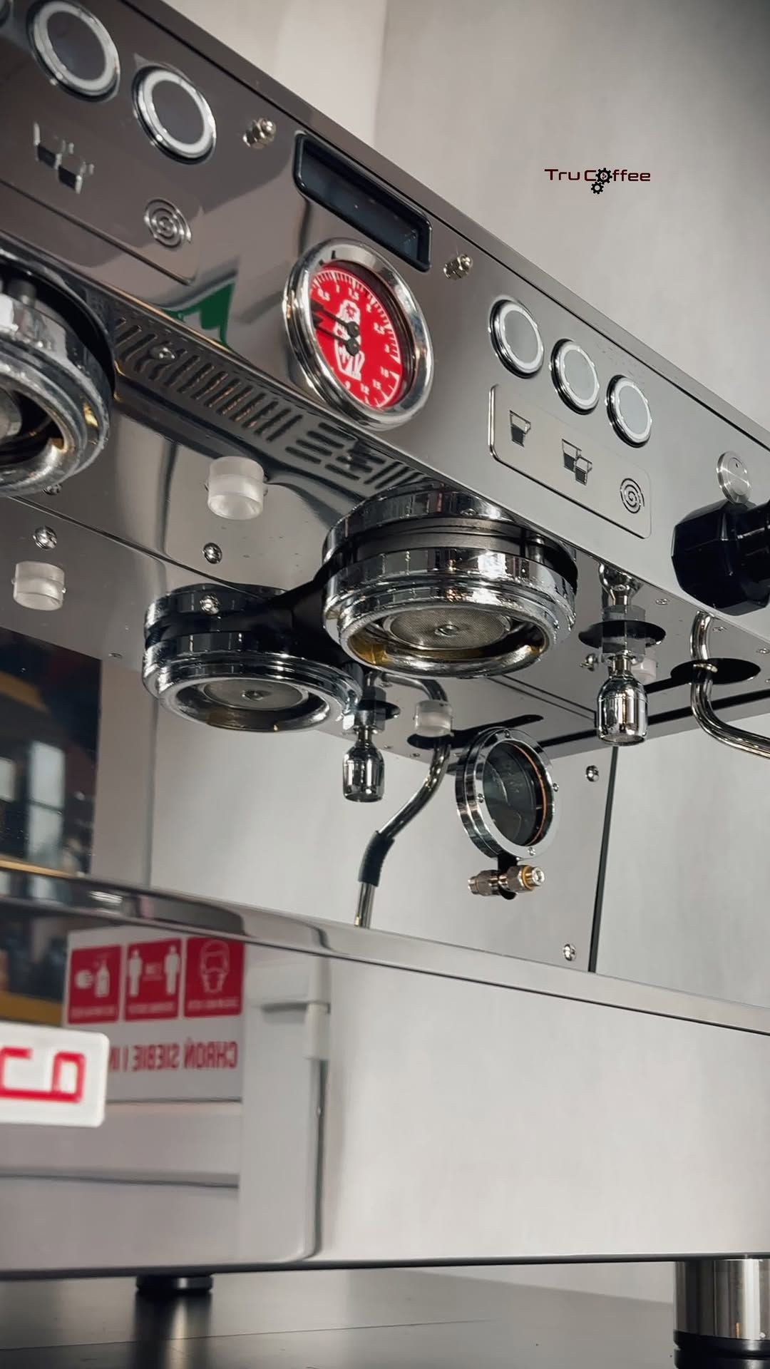 ☕ La Marzocco Linea 2GR Silver – dostępny w sprzedaży
Klasyka w świecie kawy premium 🔥
Niezawodnoś