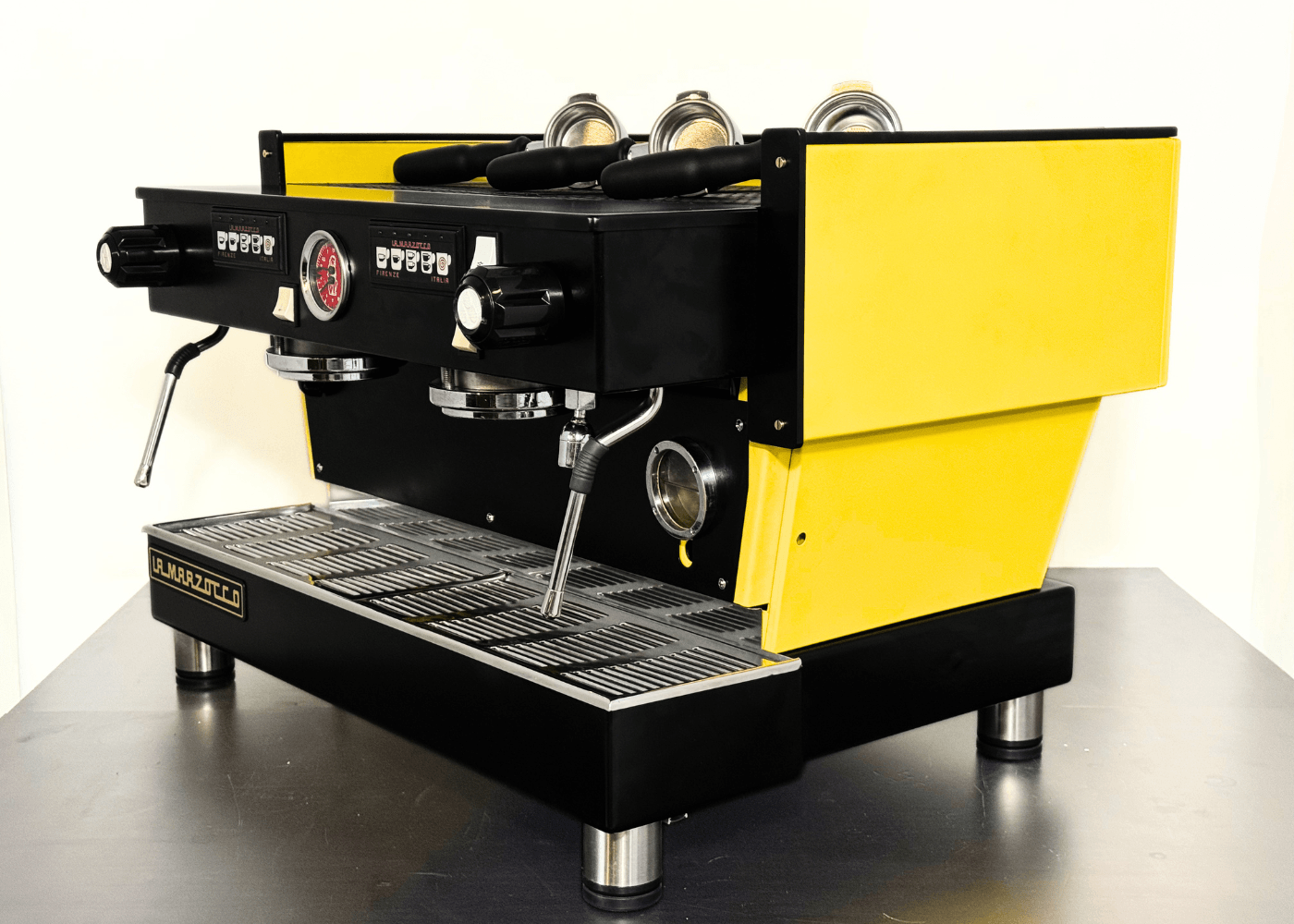 La Marzocco Linea Bee 2 grupy - Kultowy włoski kolbowy ekspres do kawy - Thumbnail 2