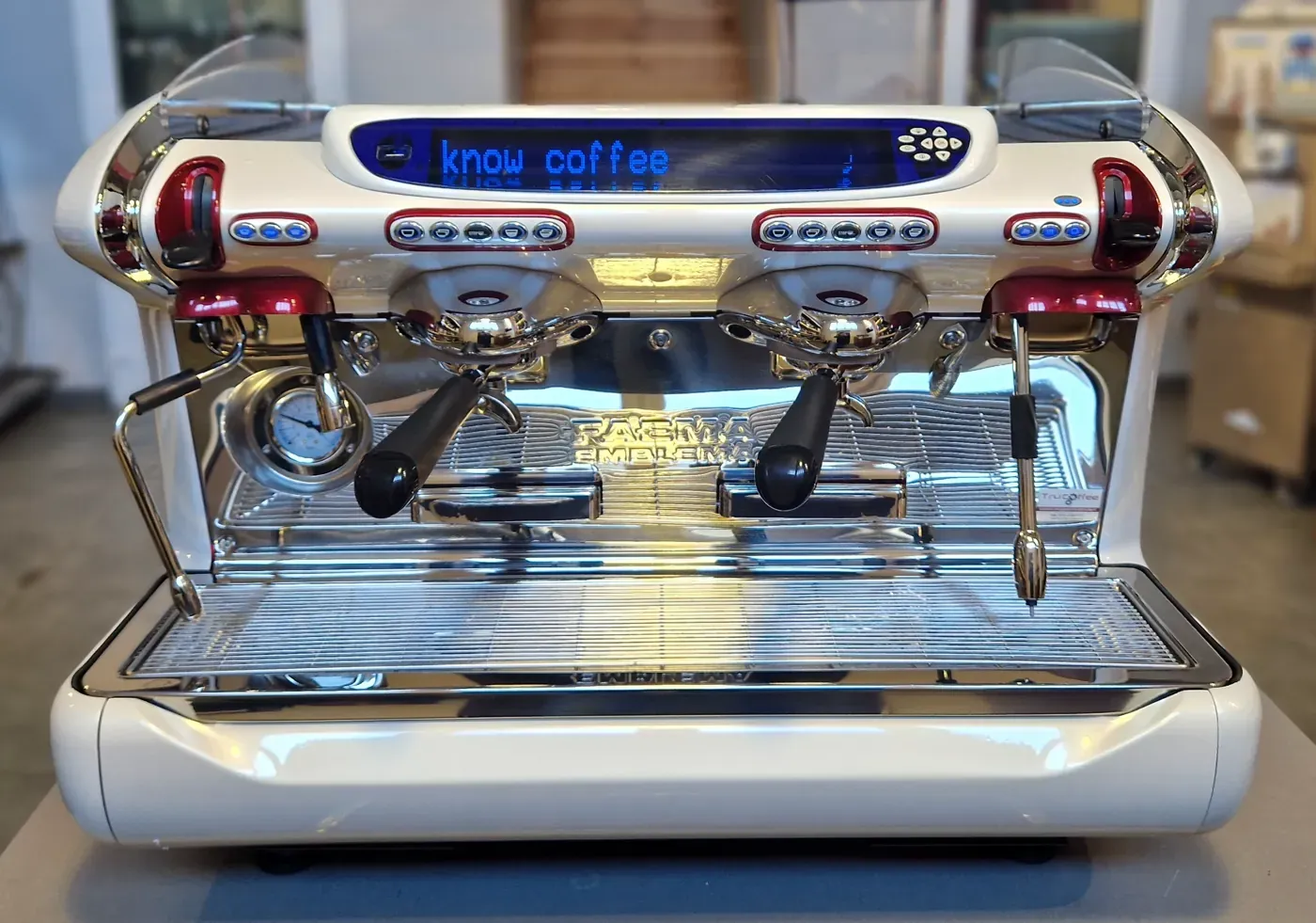 FAEMA Emblema 2 grupy - Kolbowy ekspres do kawy biały