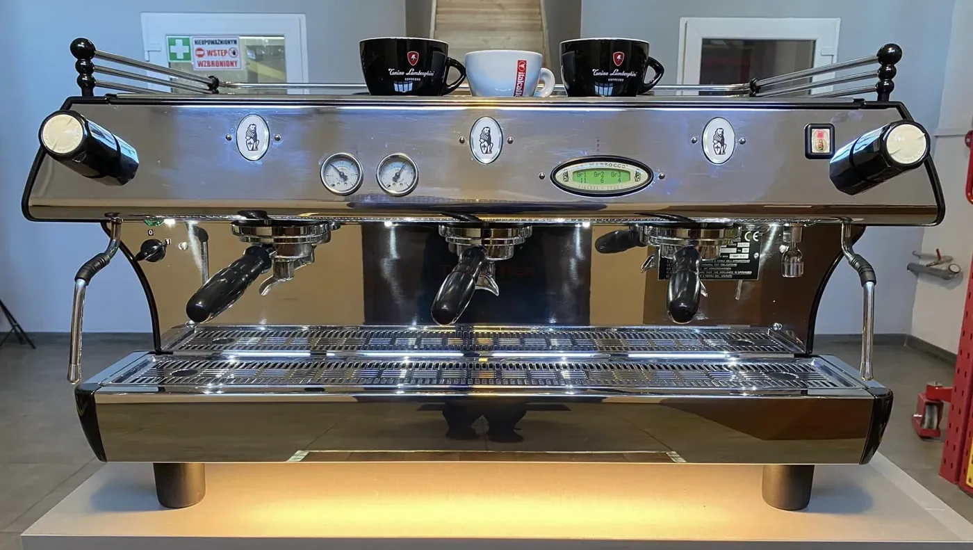 La Marzocco GB5 Manual 3 grupy - Kolbowy ekspres do Kawy - Image 1