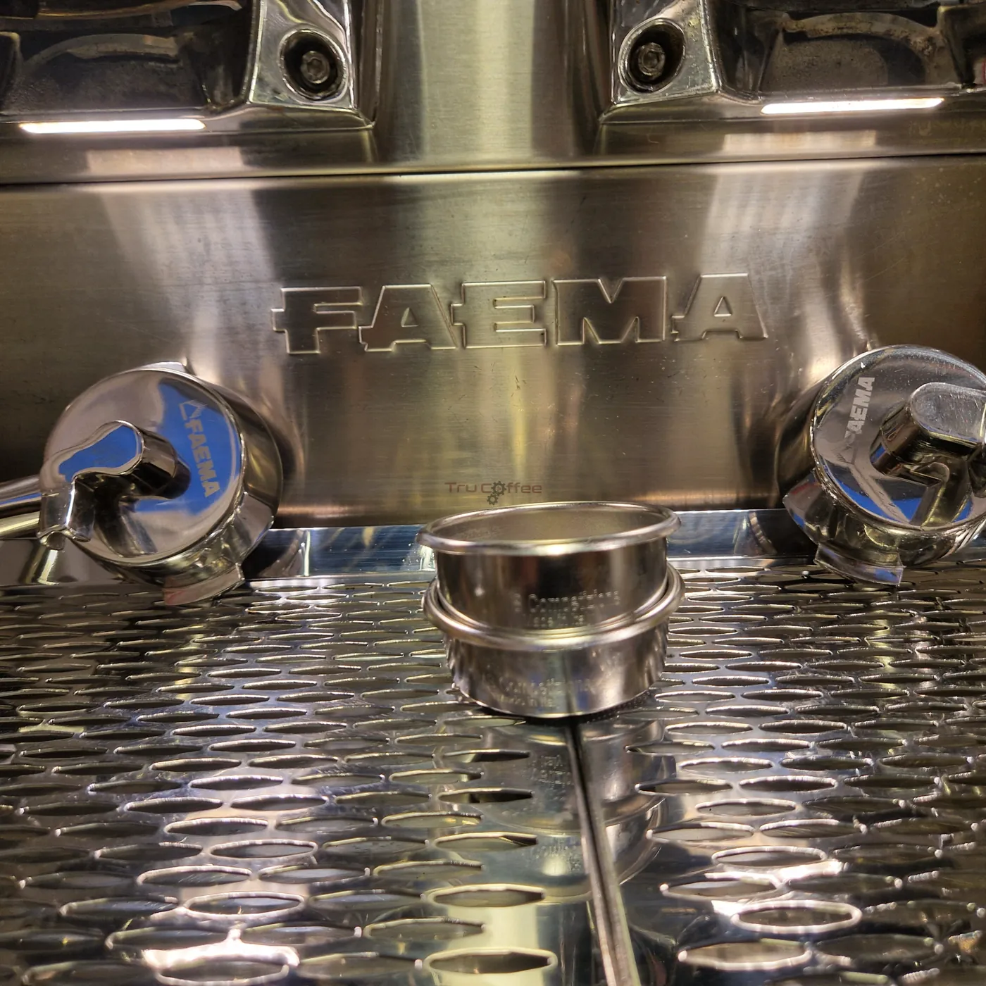 FAEMA President GT 2 grupy - Kolbowy ekspres do kawy - View 2