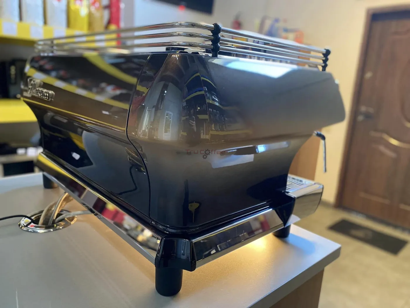 La Marzocco GB5 Manual 3 grupy - Kolbowy ekspres do Kawy - View 2