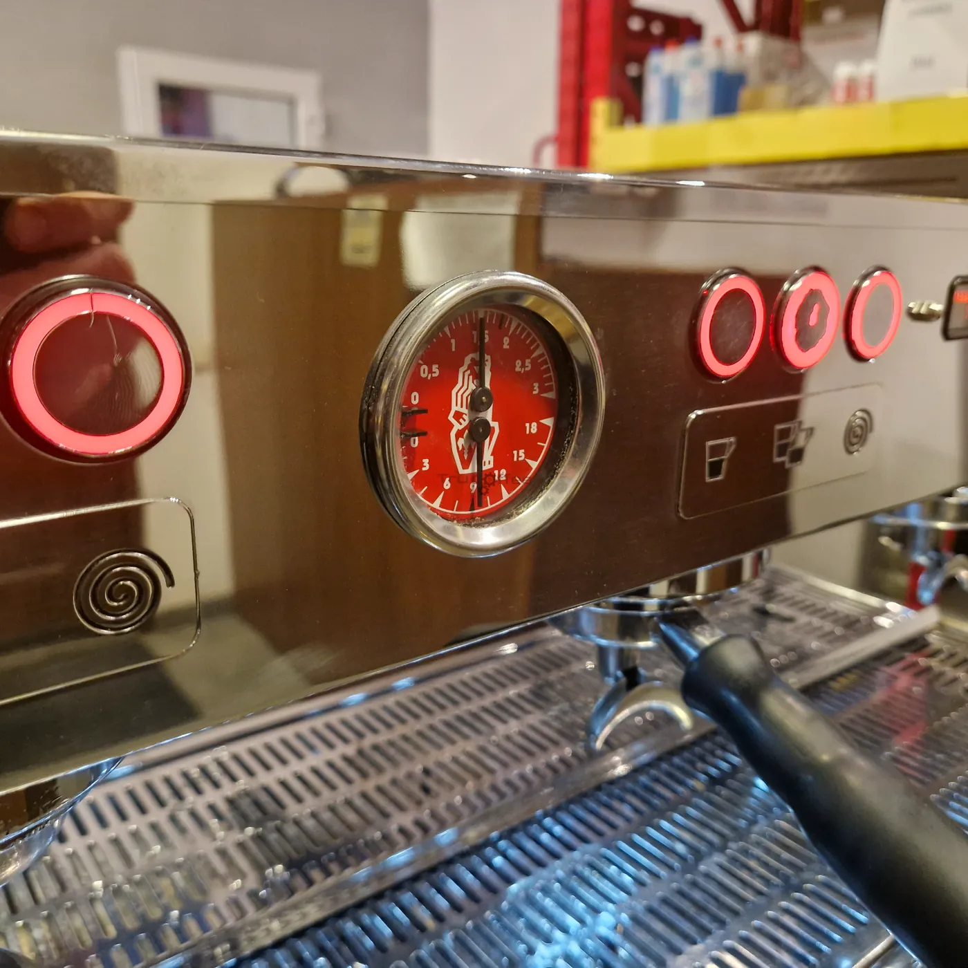 La Marzocco Linea PB 3 grupy - Kolbowy ekspres do kawy thumbnail 7