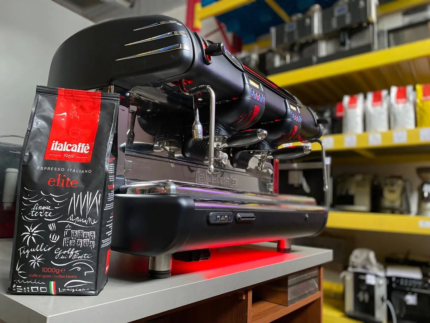 La Spaziale S40 2 grupy - Kolbowy ekspres do kawy - View 1