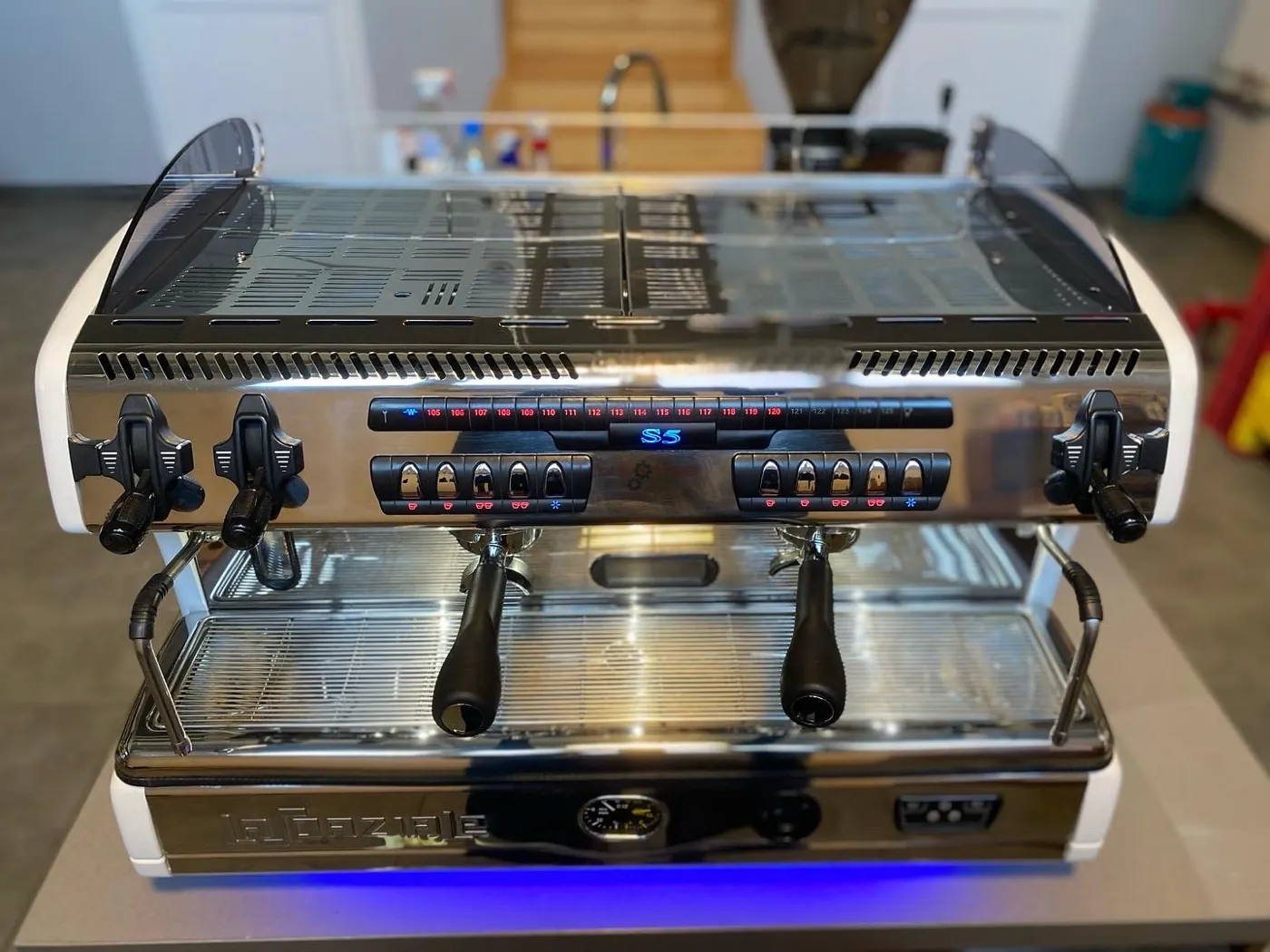 La Spaziale S5 2 grupy - Kolbowy ekspres do kawy - View 1