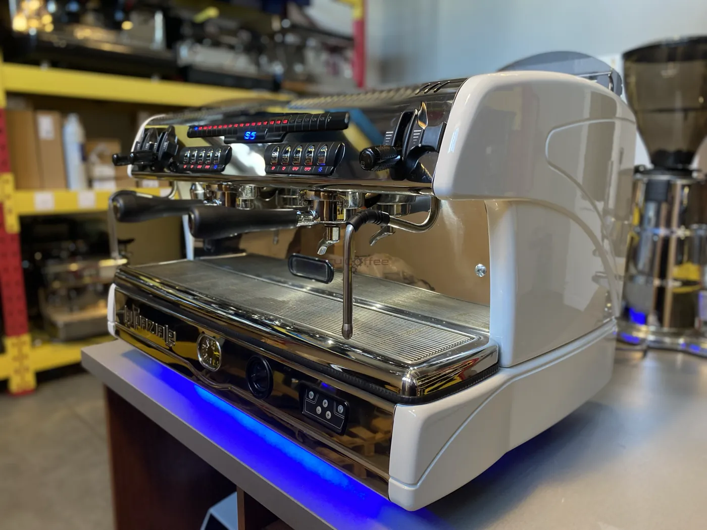 La Spaziale S5 2 grupy - Kolbowy ekspres do kawy - View 2