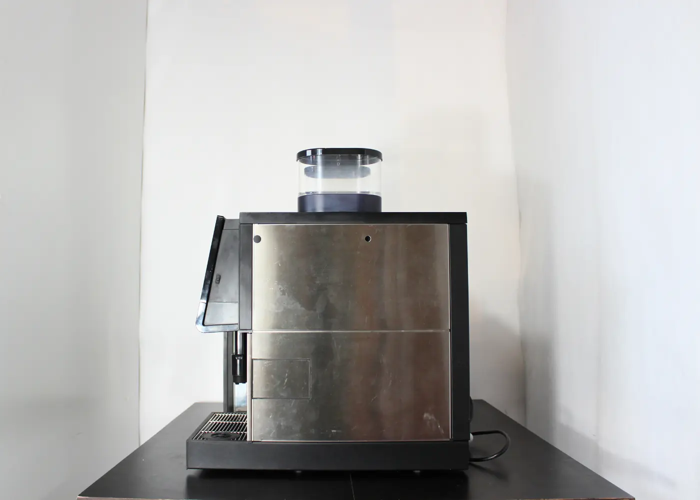 WMF 1300S - Automatyczny ekspres do kawy z lodówką - View 2